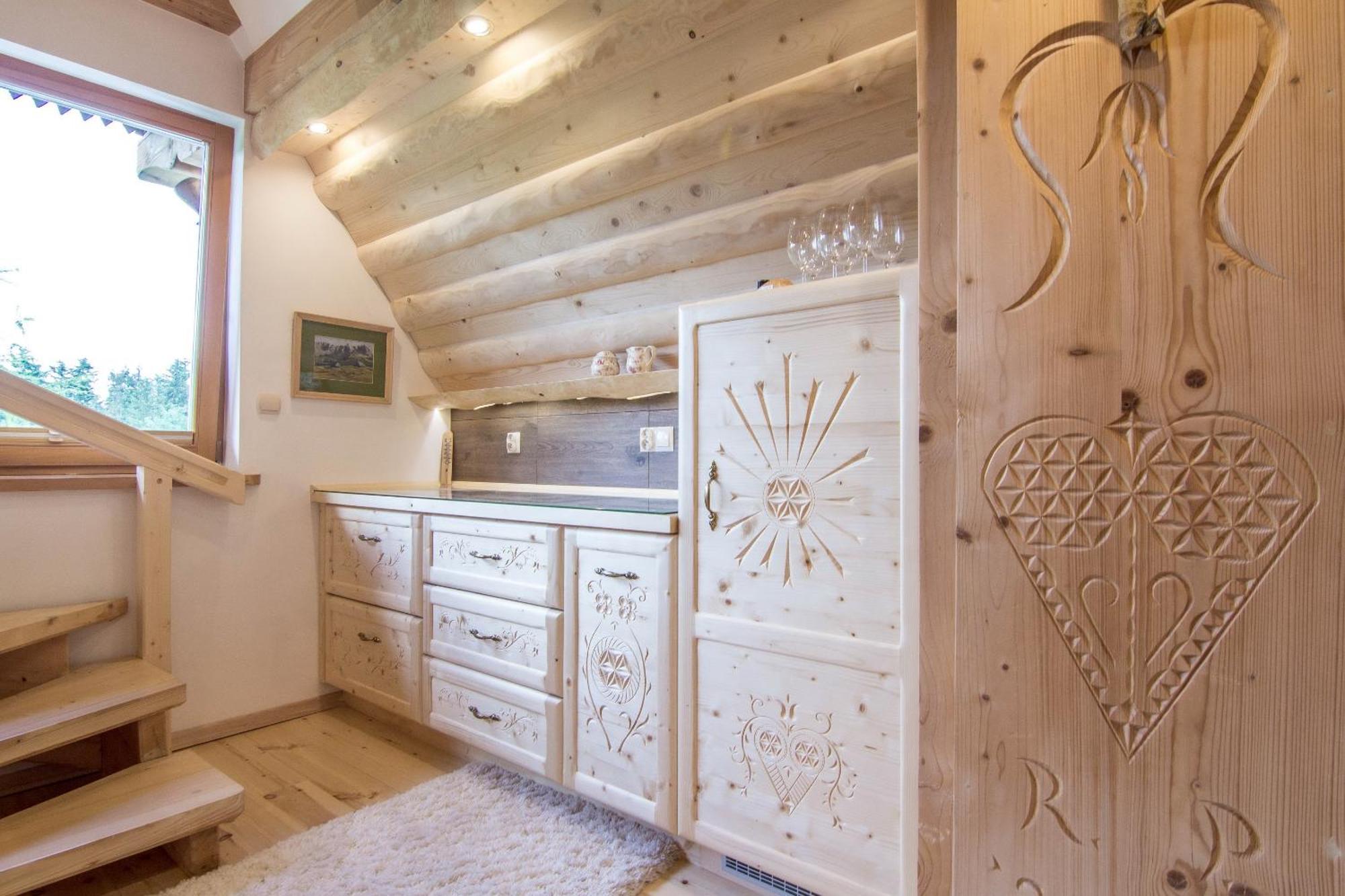 Apartamenty Kiry Zakopane Kościelisko Rom bilde