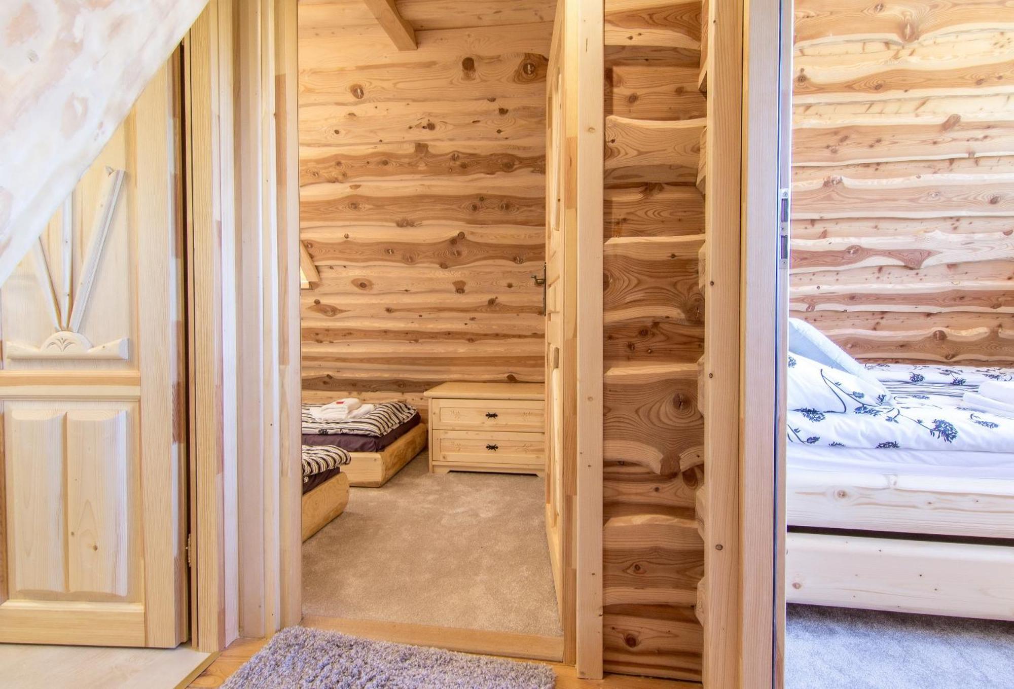 Apartamenty Kiry Zakopane Kościelisko Rom bilde