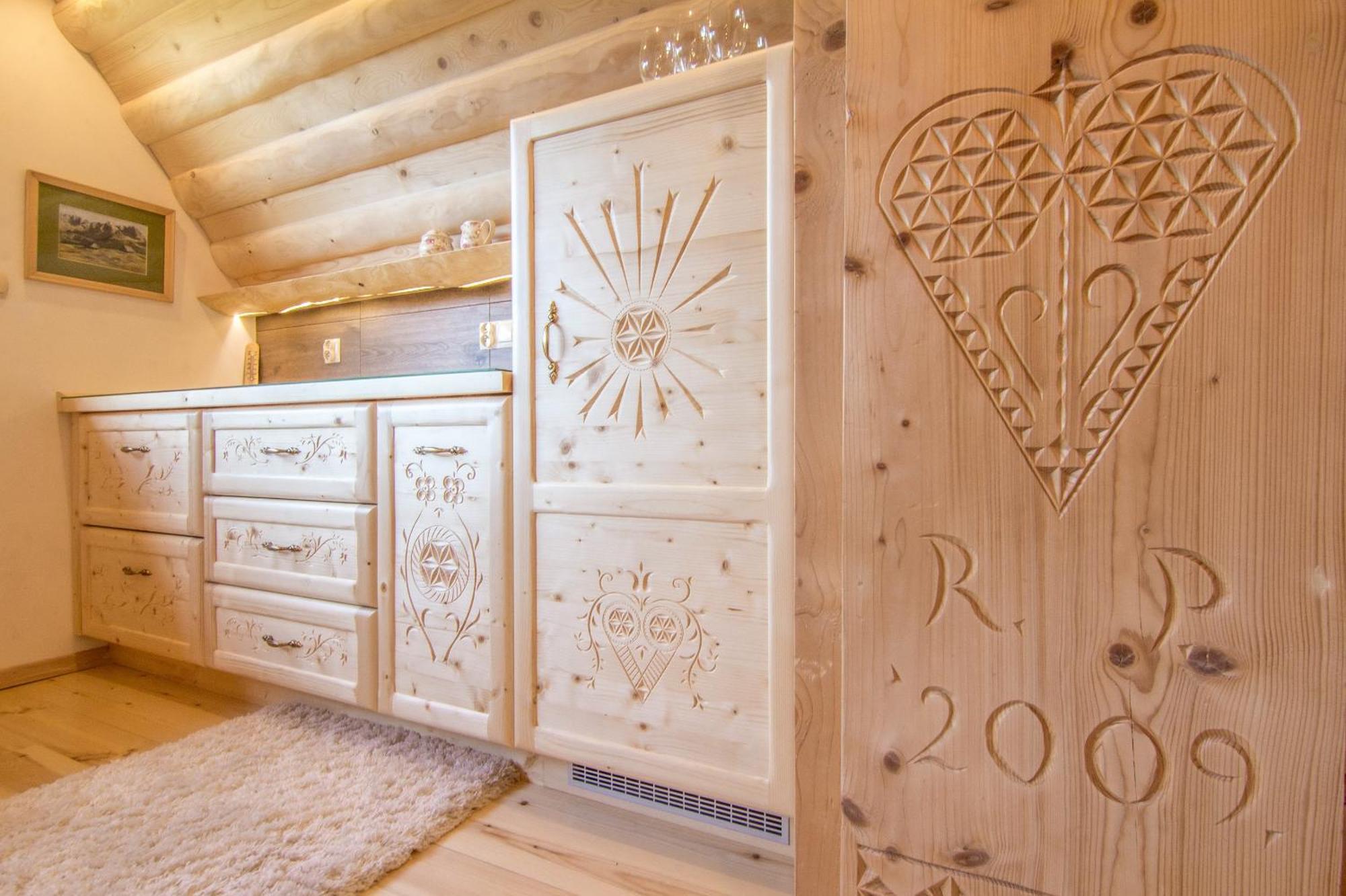 Apartamenty Kiry Zakopane Kościelisko Rom bilde